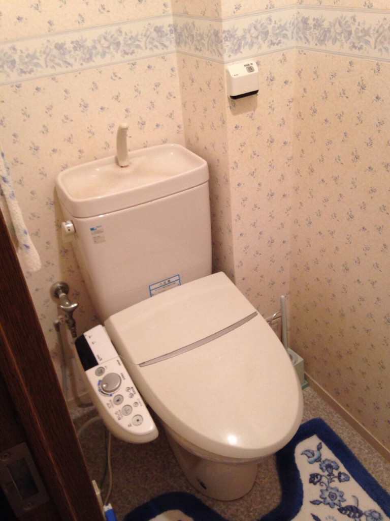 トイレクロス張替前